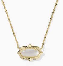 Load image into Gallery viewer, Elisa Scallop Frame Gold Short Pendant Necklace