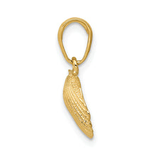 Load image into Gallery viewer, 14k Scallop Shell Pendant
